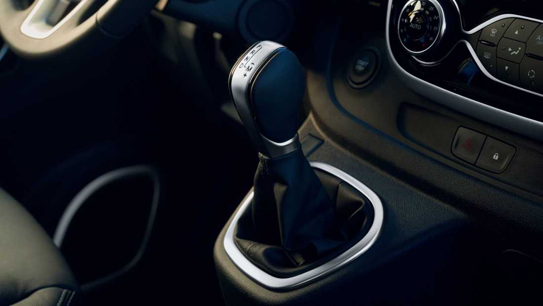 ABD Renault-Trafic-Passenger-header