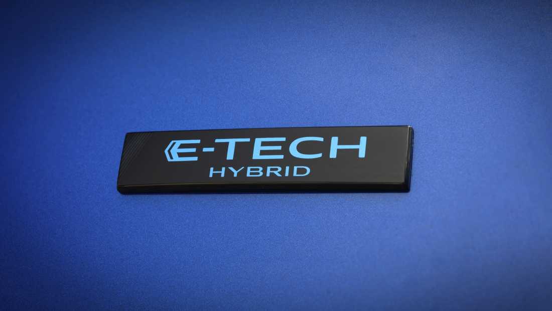 New Captur - E-tech badge